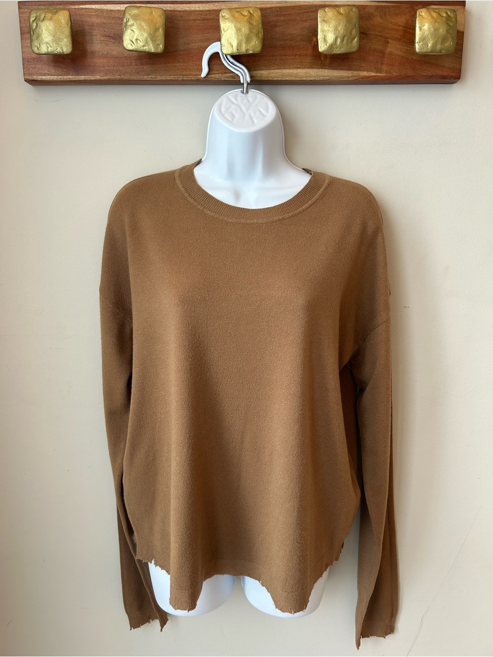 BNWT Charlie B Distressed Hem Camel Lightweight Knit Sweater Boho Size Large